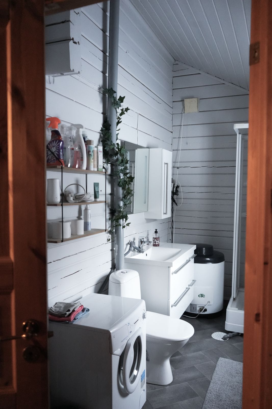 Tommy and Ailin's cabin